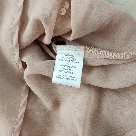 NWT Love On A Hangar Nude Sequince V Neck Tank Top Sz M - Picture 4 of 9